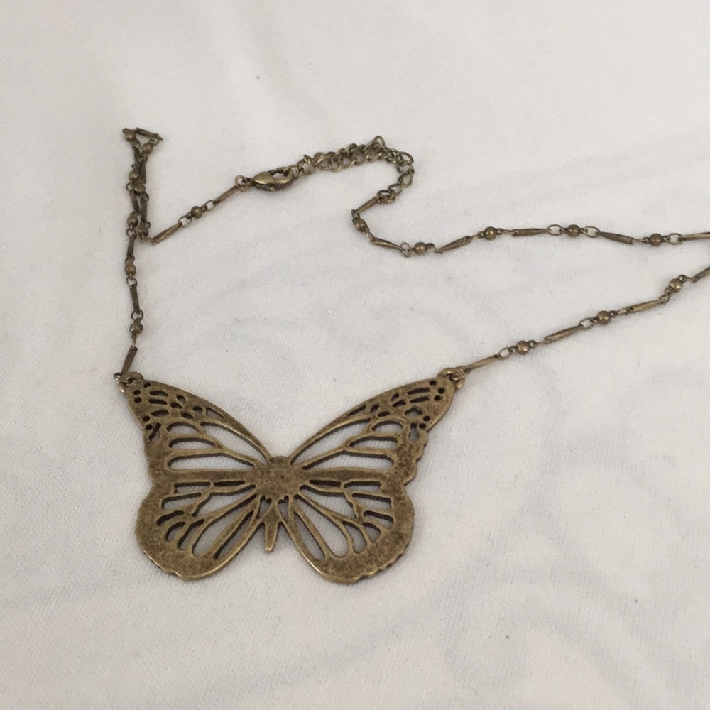 Butterfly necklace with adjustable length chain